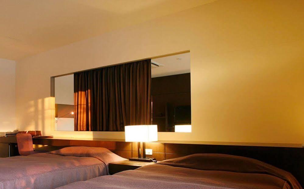 อูเบิร์ค ชิคอทซูโค ซุยซานไต คลับ Hotel ชิโตเสะ ภายนอก รูปภาพ